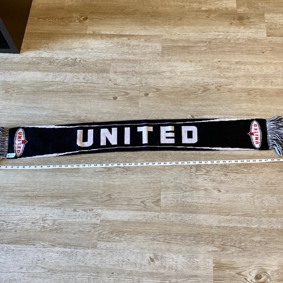 NWOT UNITED BEAVERTON OREGON  UNISEX SOCCER SCARF - Picture 4 of 10